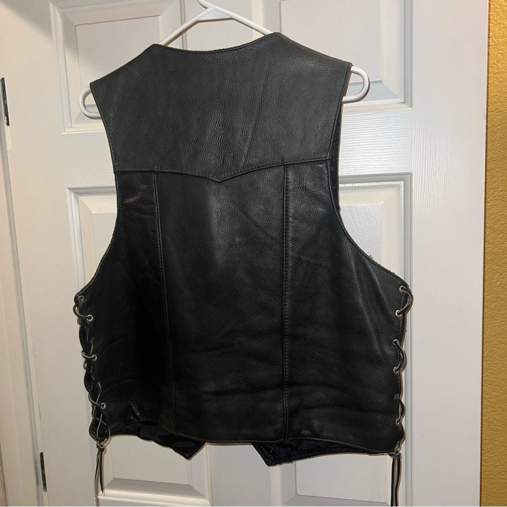 TRD Biker Vest Black Leather with Buffalo 🦬 Button Closure - Picture 2 of 6